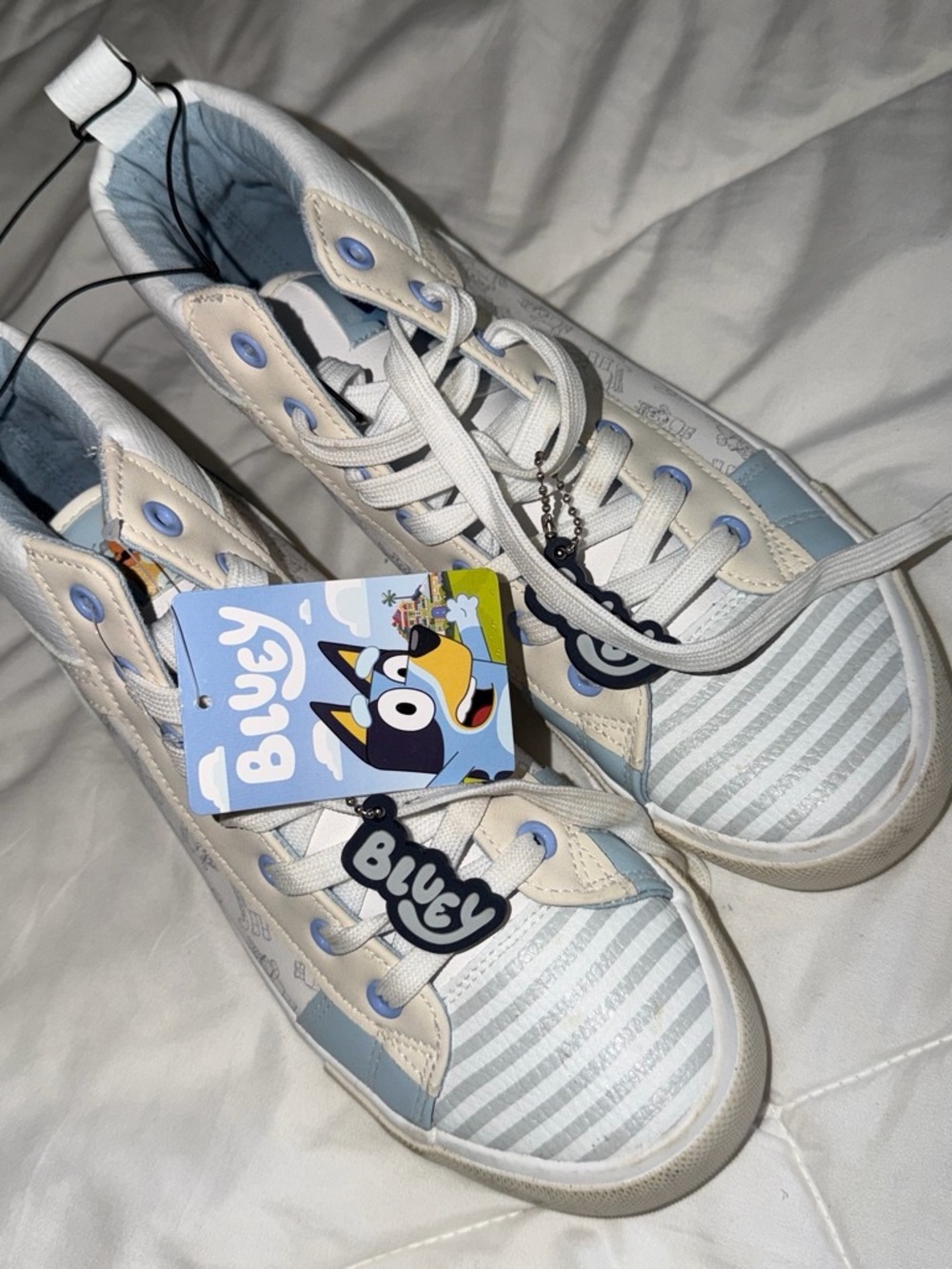 Bluey x Women's Light Blue & White Casual Sneakers